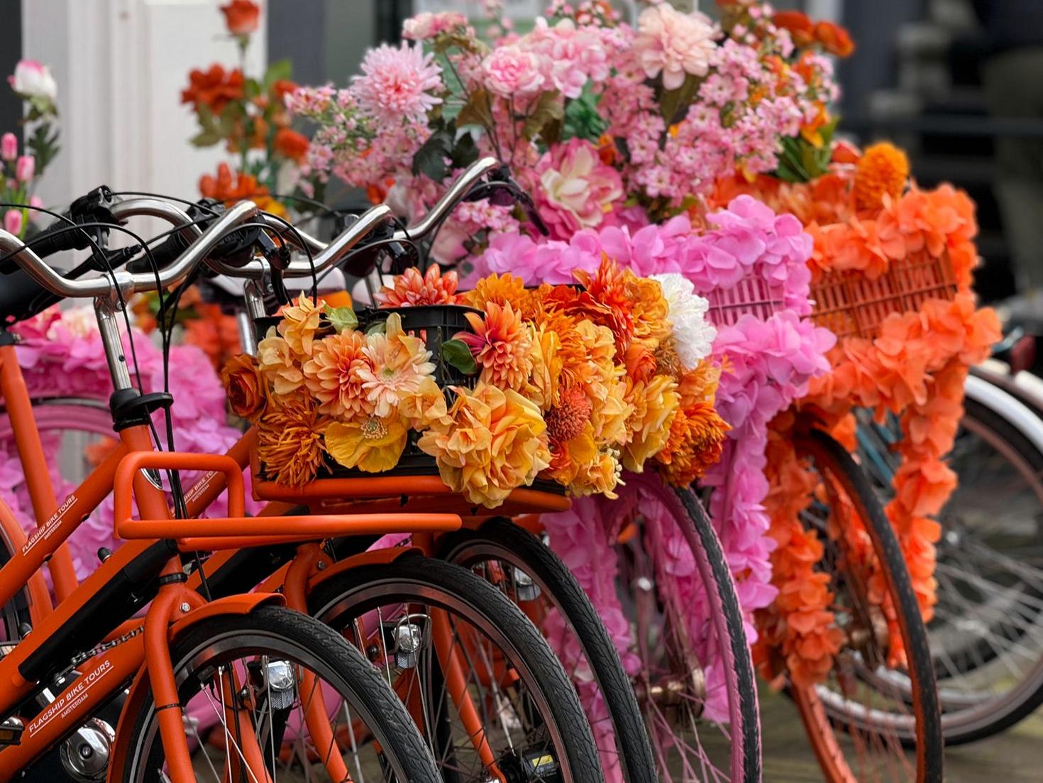 Kinderfiets met decoratie